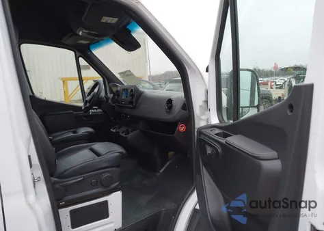 2021 Mercedes-Benz Sprinter 2500 High Roof V6 z USA, uszkodzony, nr VIN W1Y4EDHY6MT074091